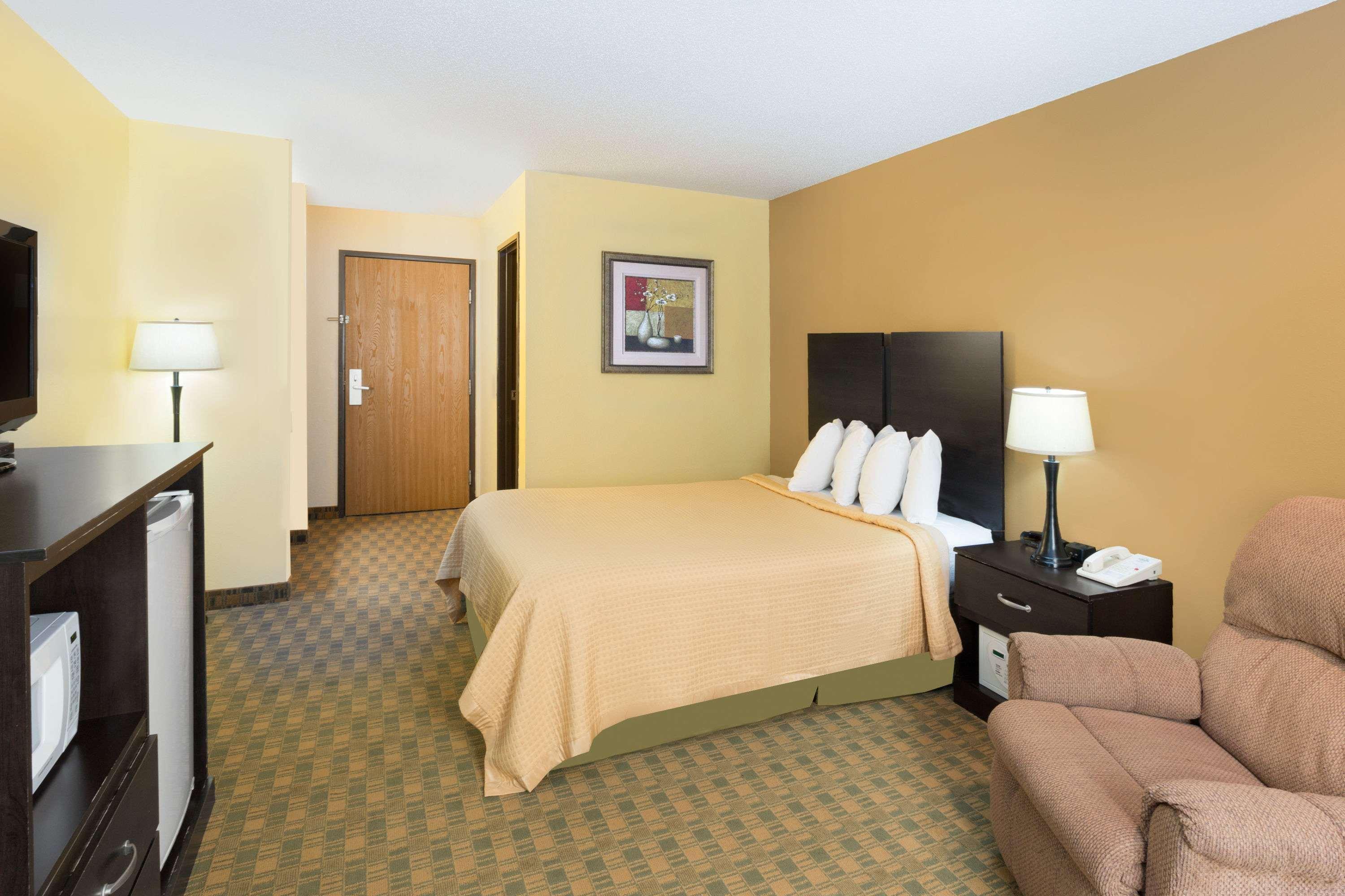 Econo Lodge Inn & Suites Yankton Exterior foto